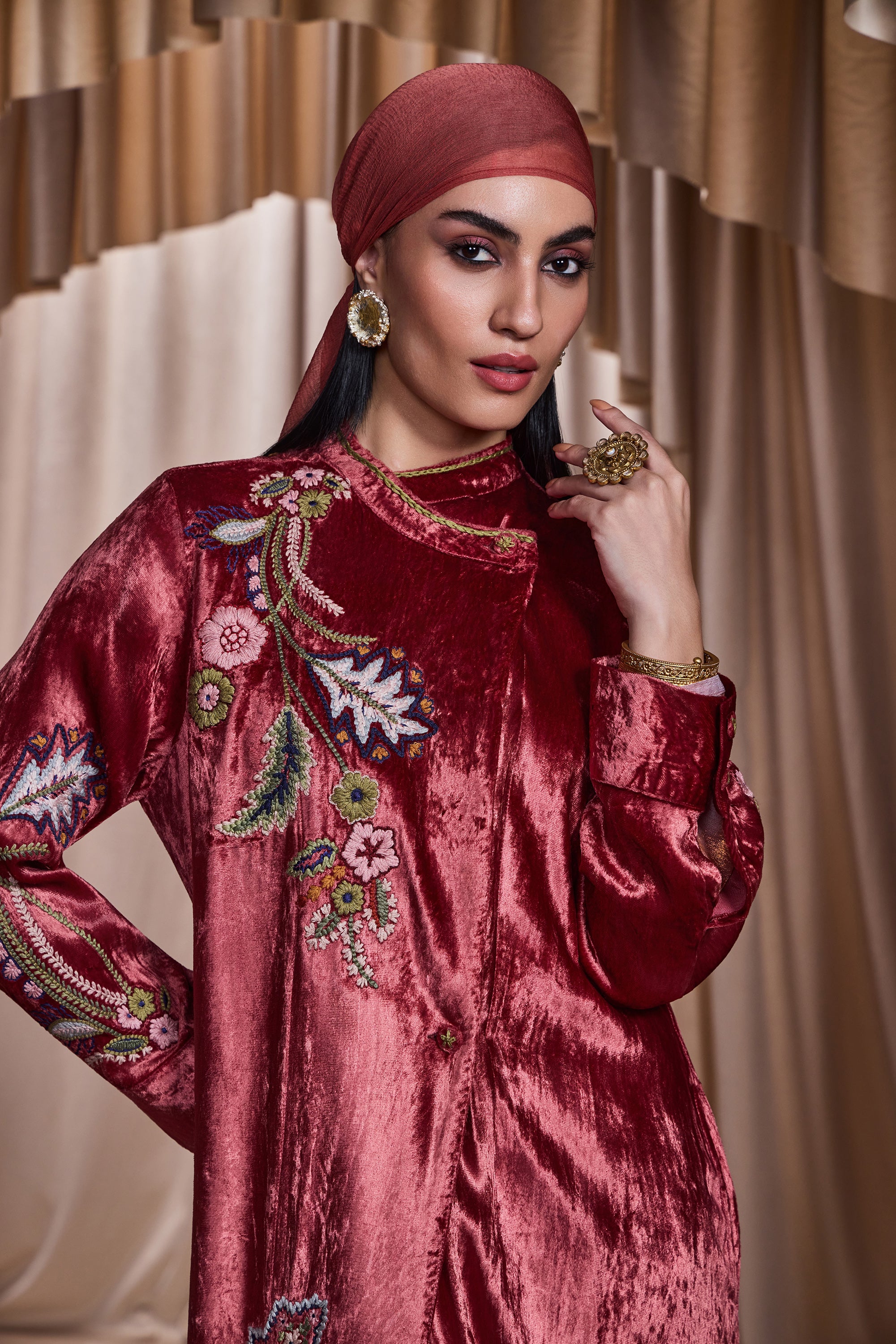 Arisha Embroidered Jalabiya