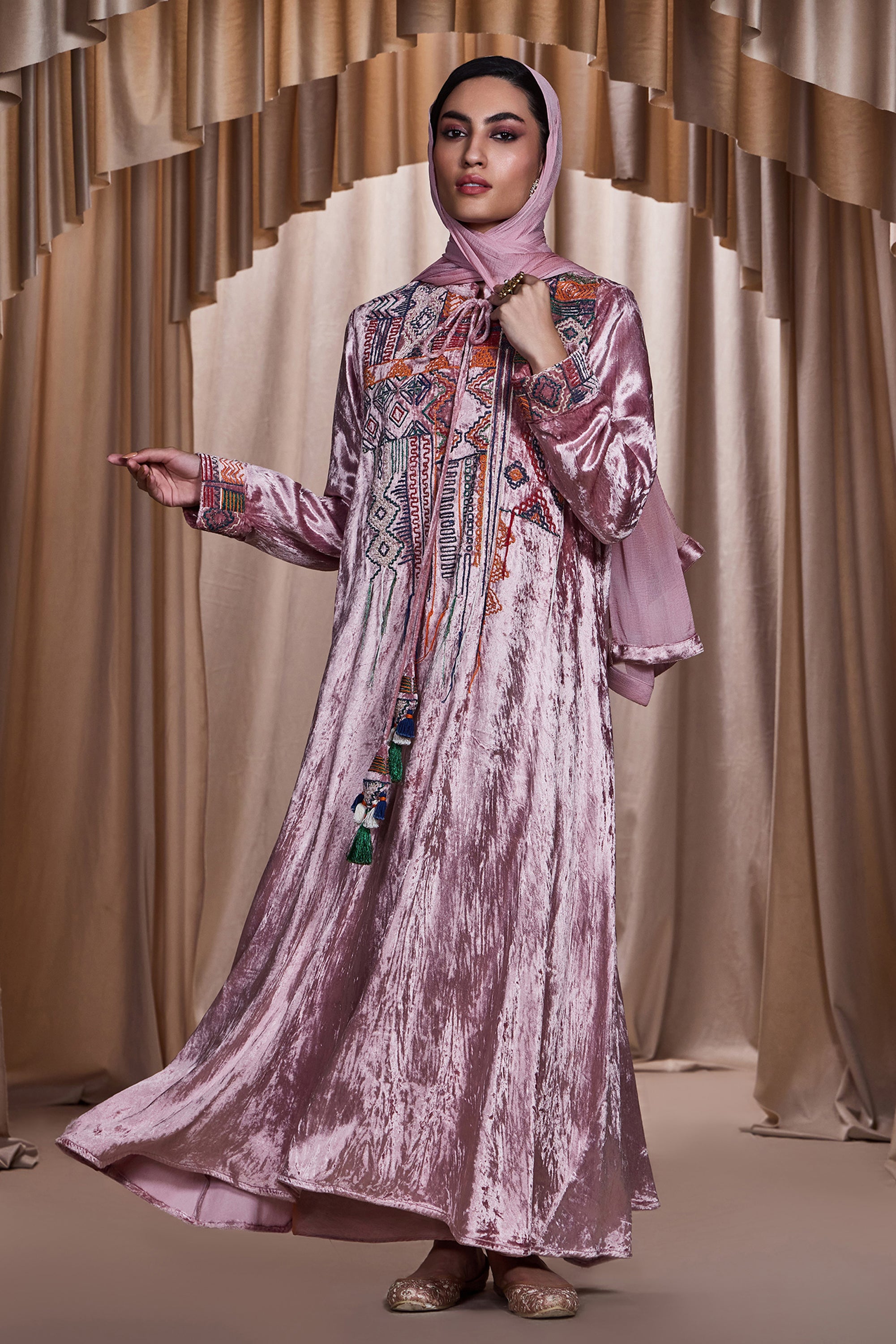 Mizna Embroidered Jalabiya