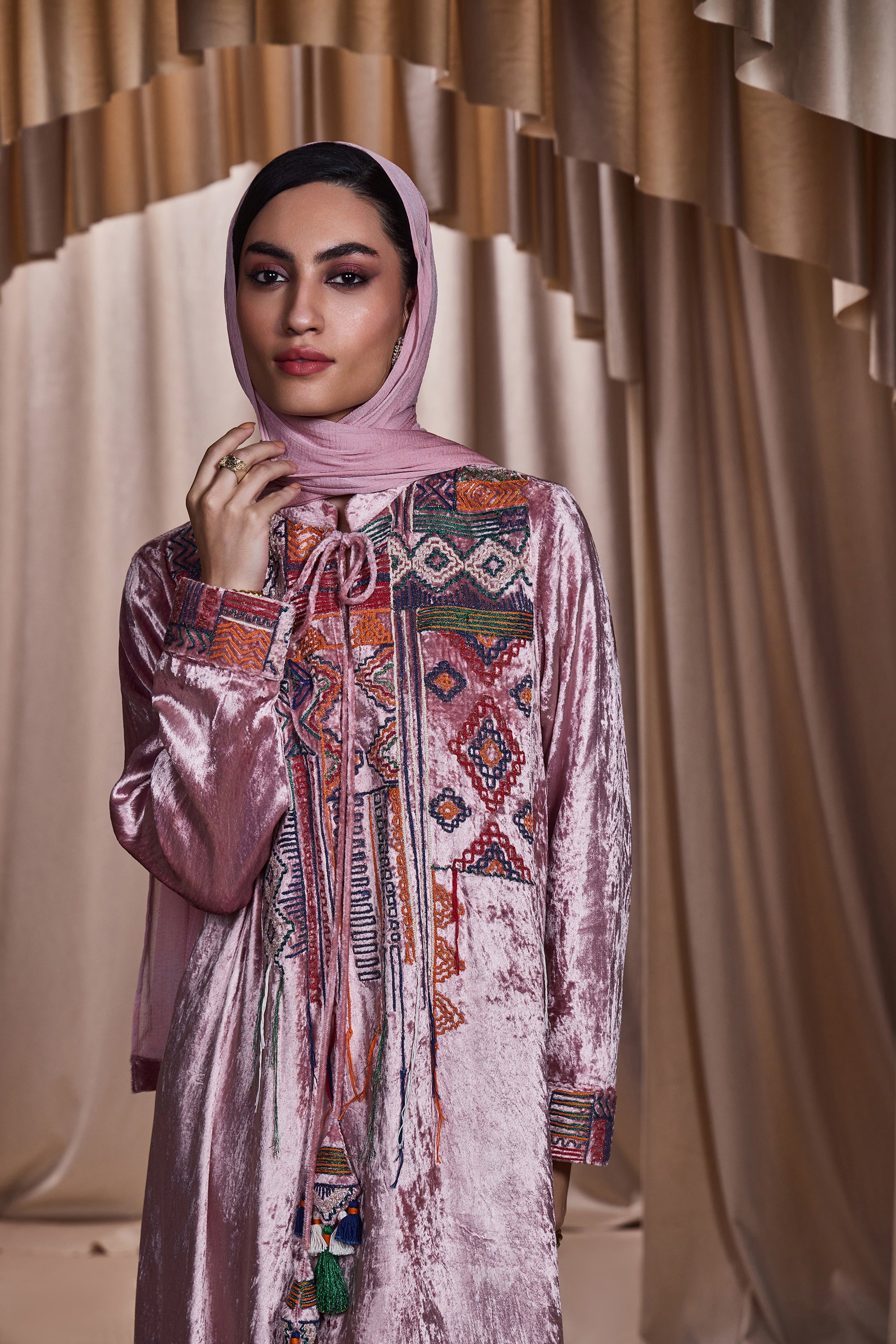 Mizna Embroidered Jalabiya