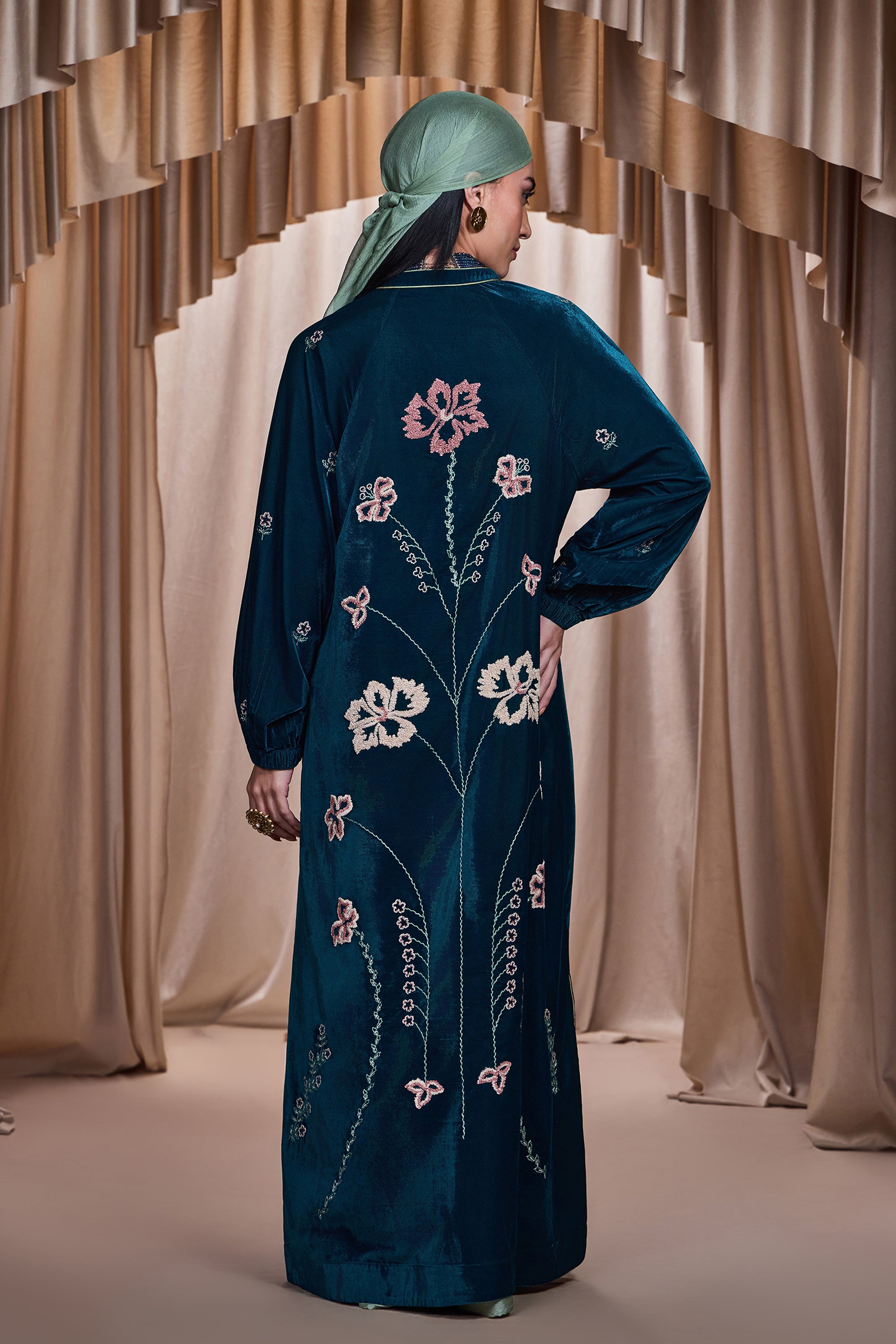 Bazilah Embroidered Jalabiya