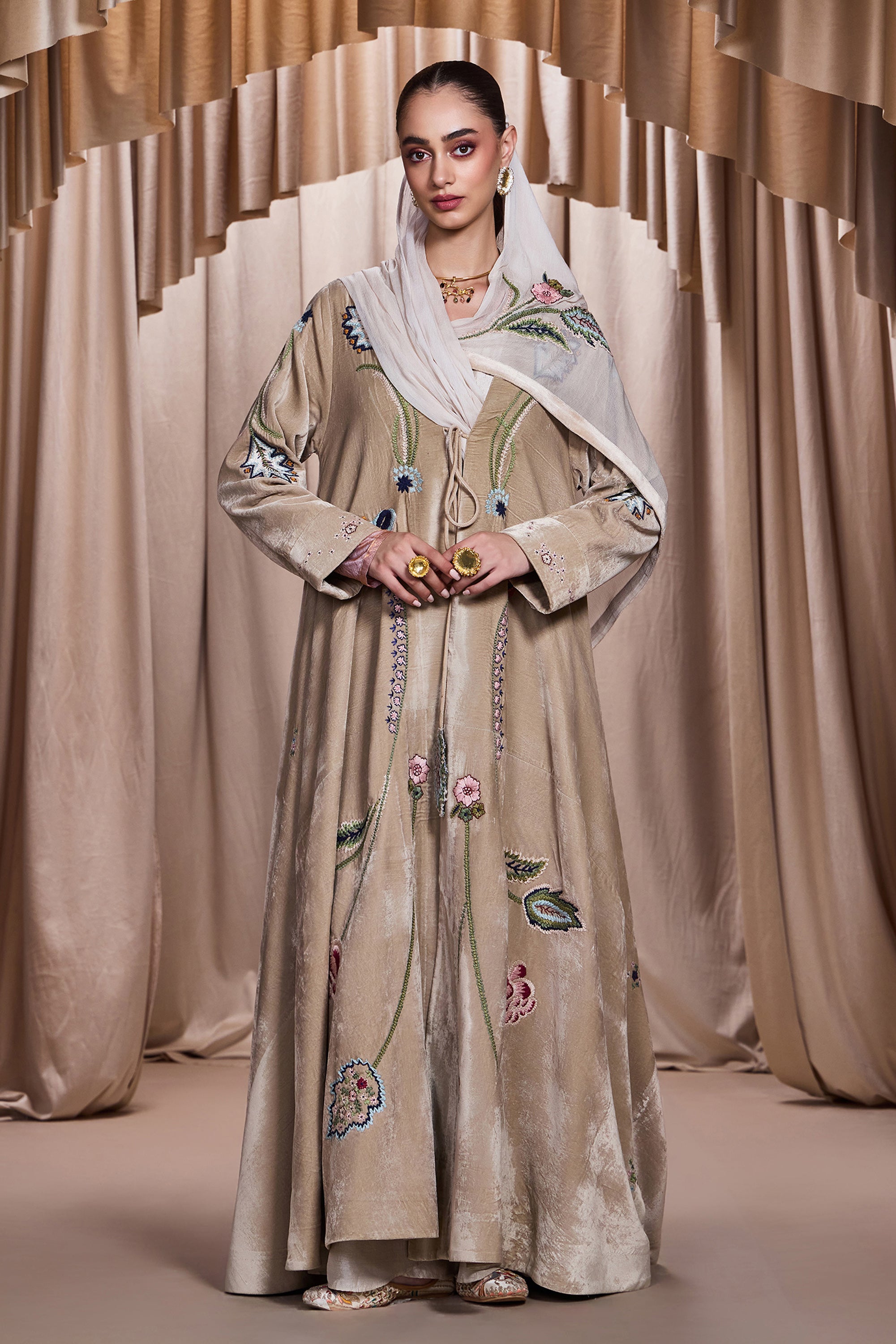 Raghad Embroidered Abaya