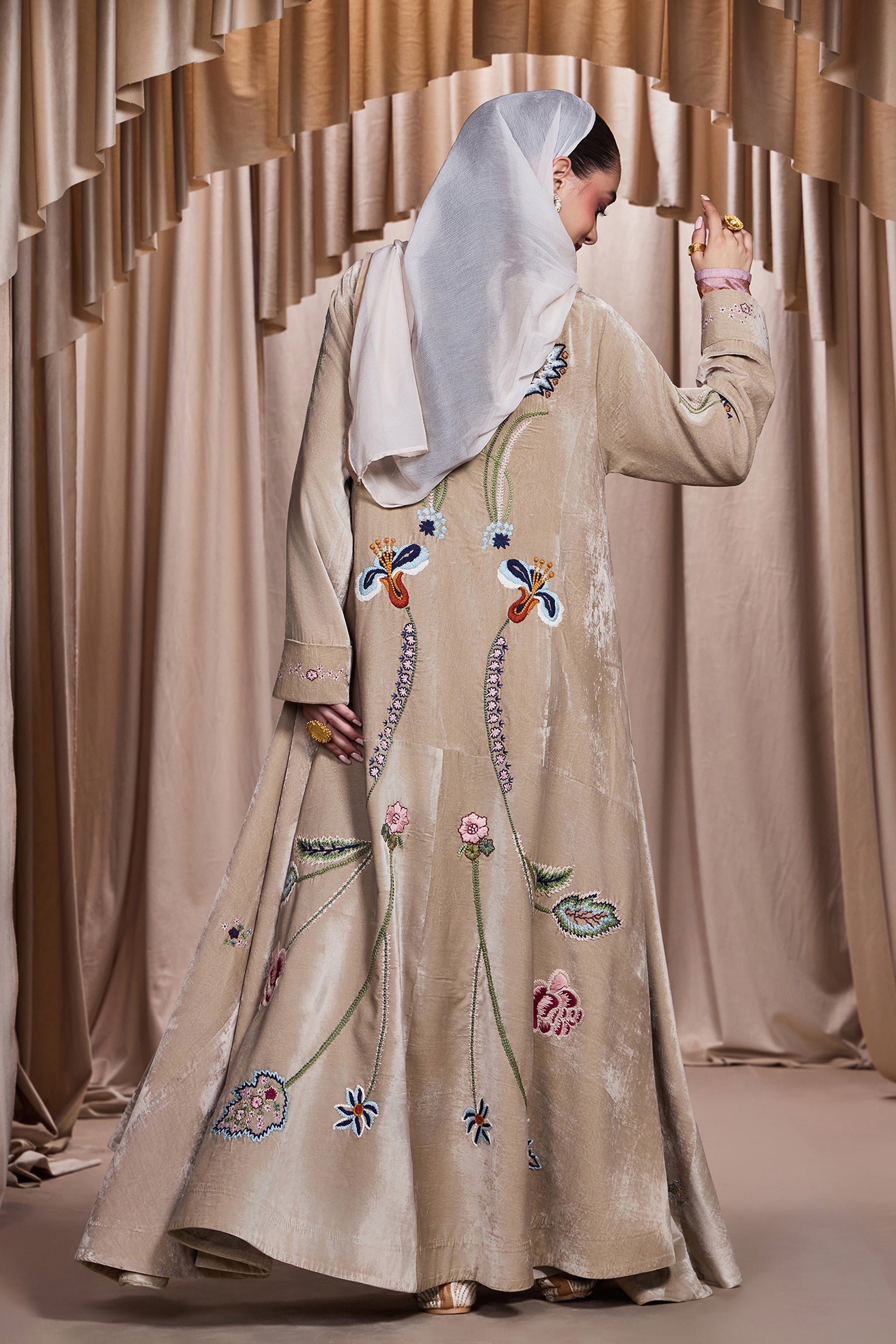 Raghad Embroidered Abaya