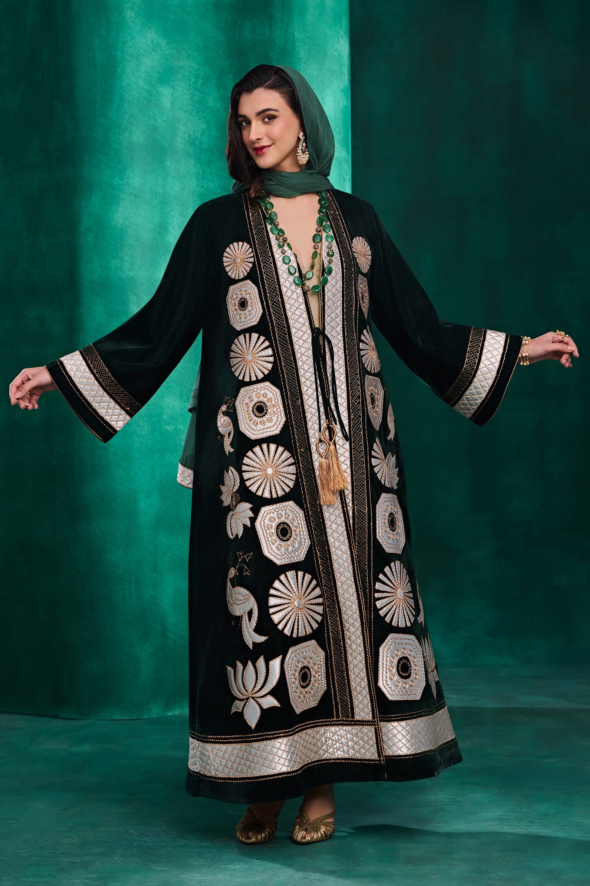 Eshraq Applique Embroidered Abaya