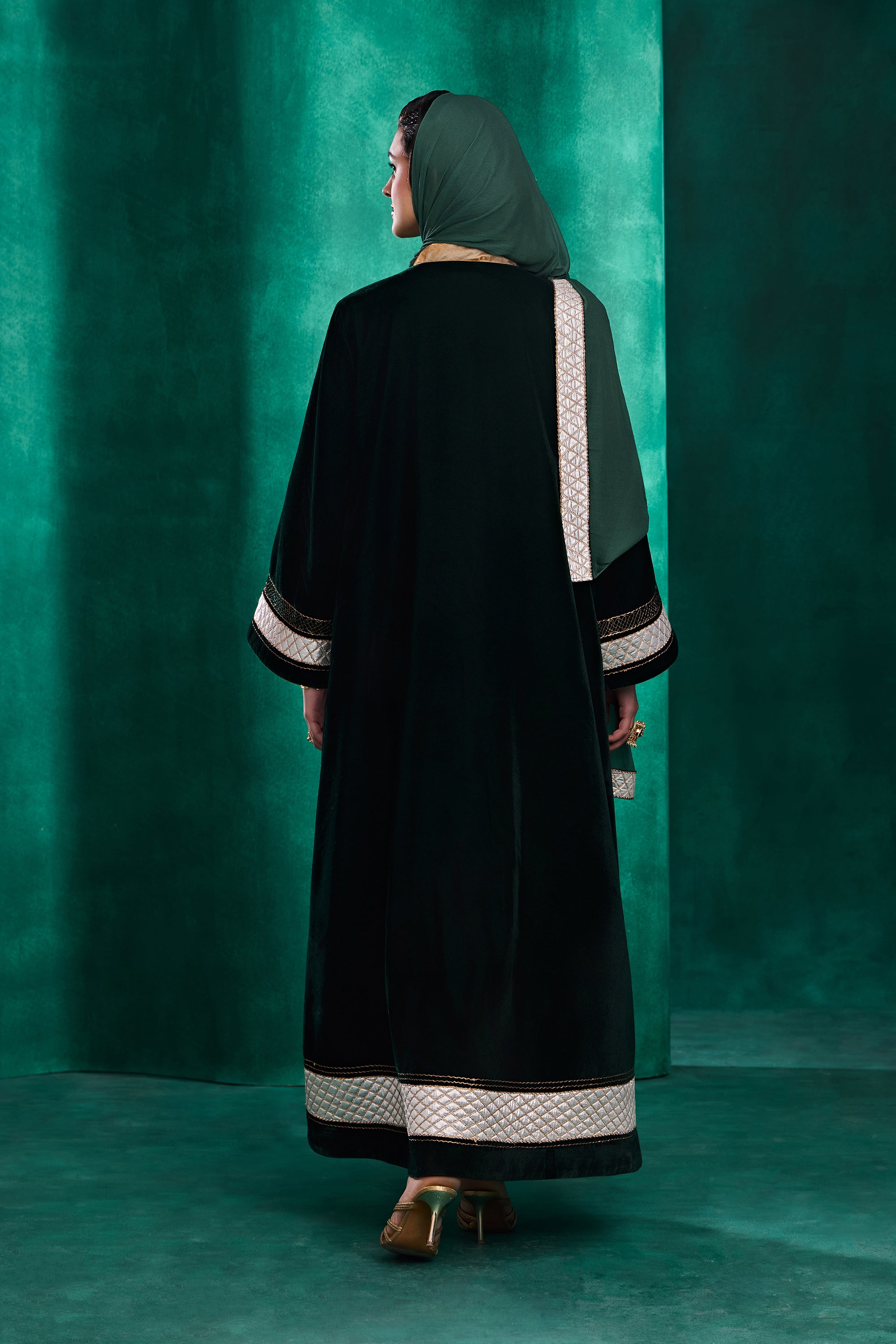 Eshraq Applique Embroidered Abaya