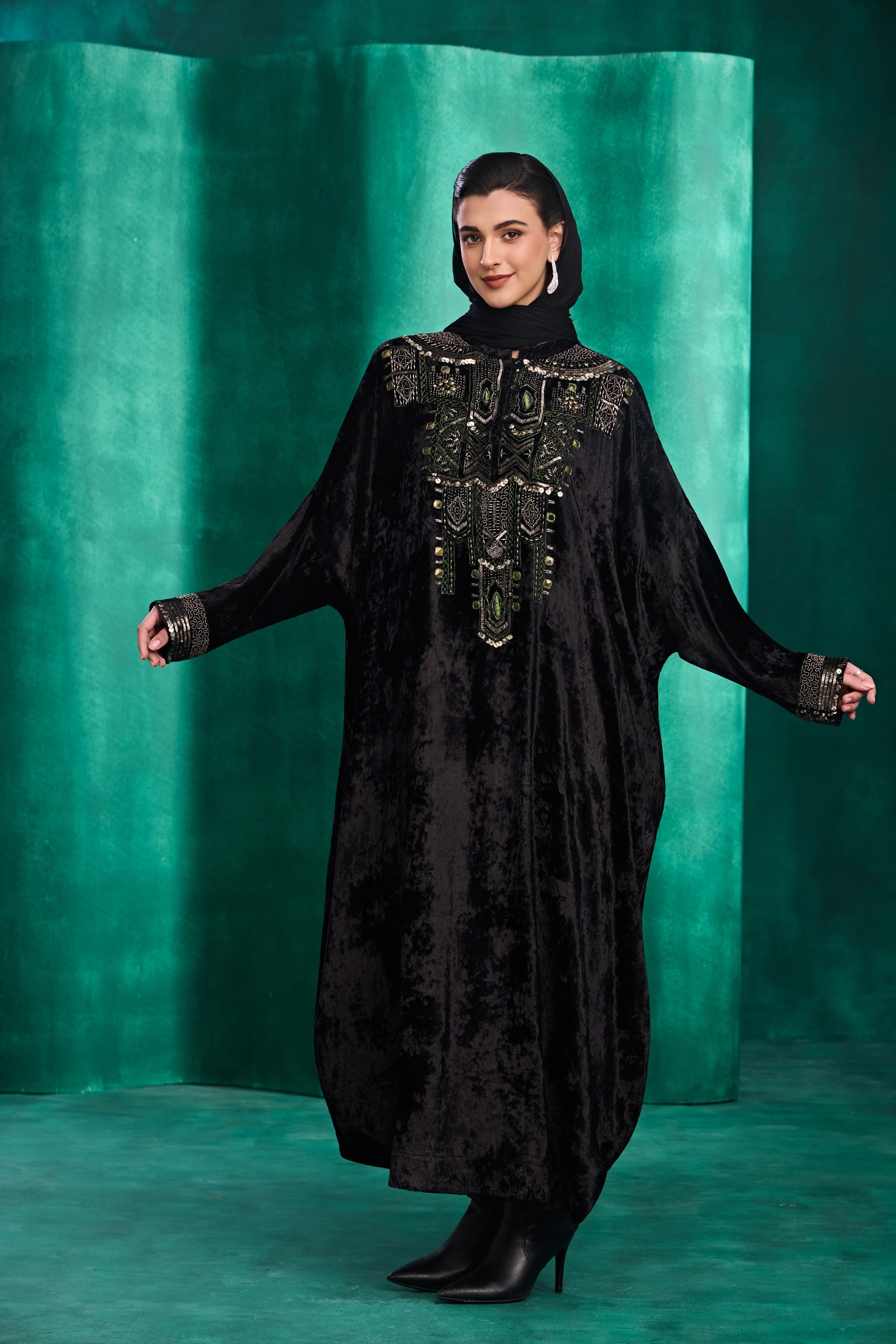 Shatha Embroidered Jalabiya with Embellishment