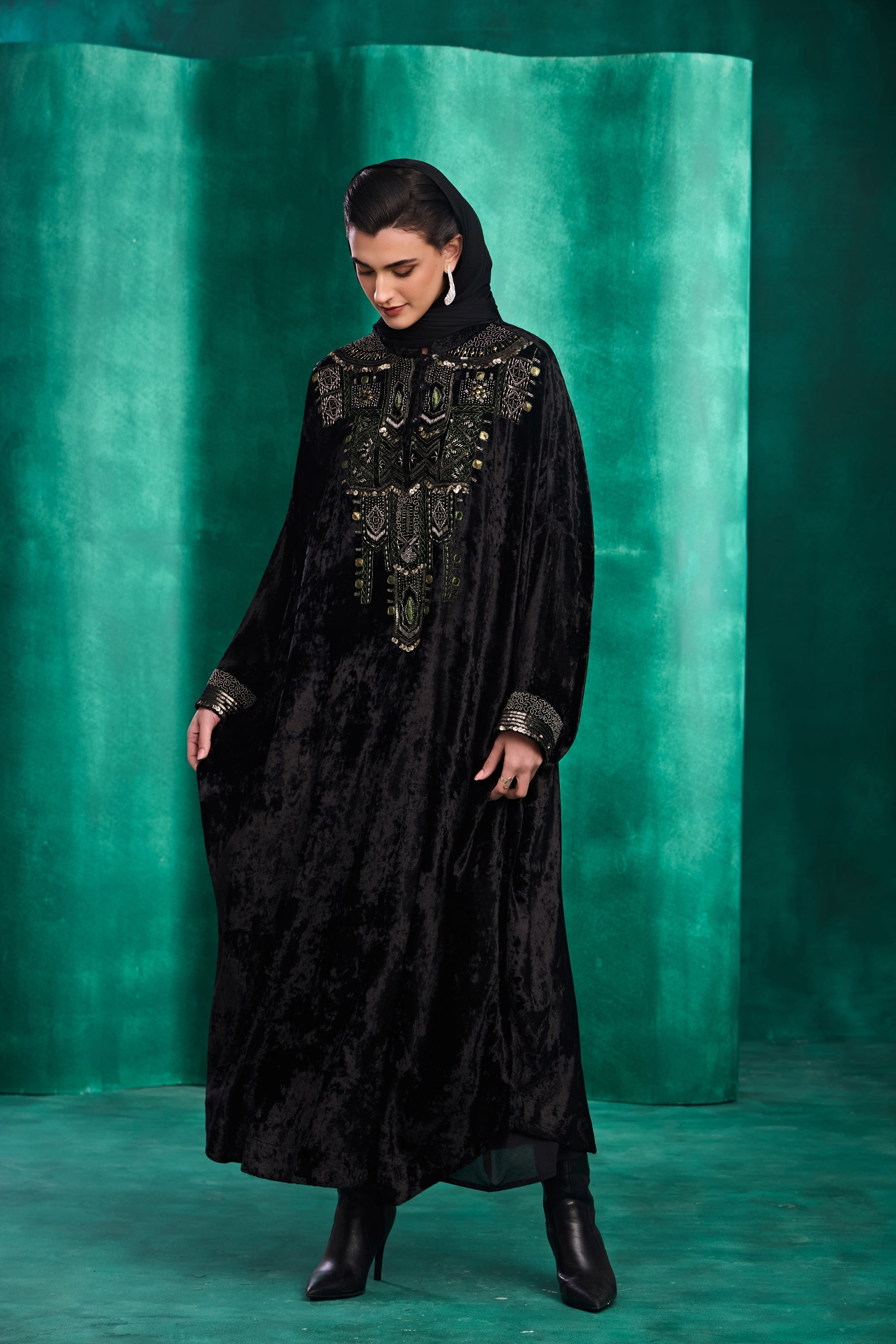 Shatha Embroidered Jalabiya with Embellishment