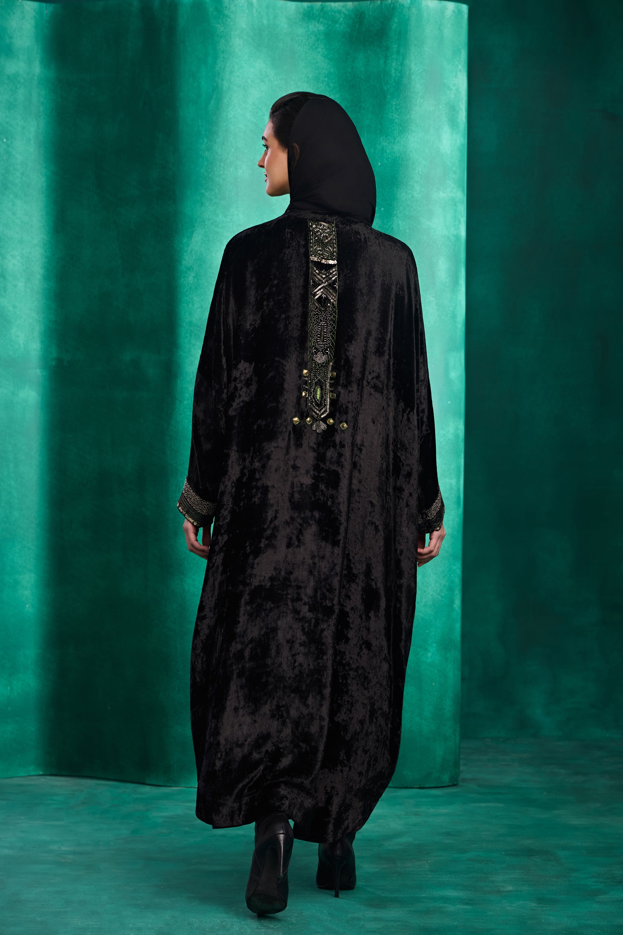 Shatha Embroidered Jalabiya with Embellishment