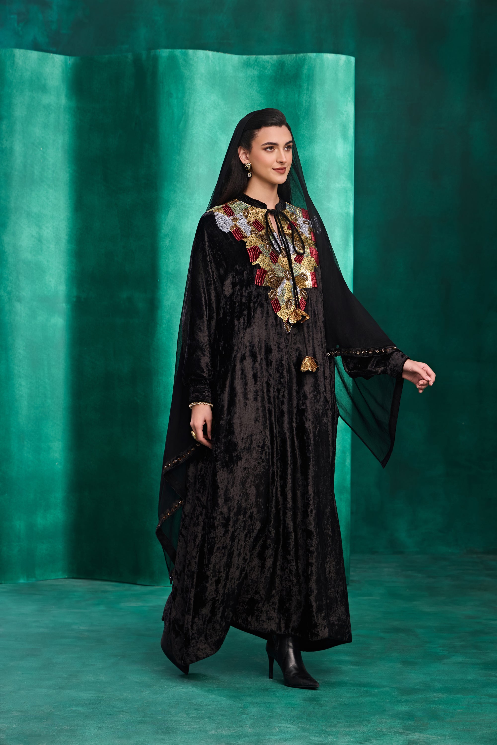 Hawa Embellished Jalabiya