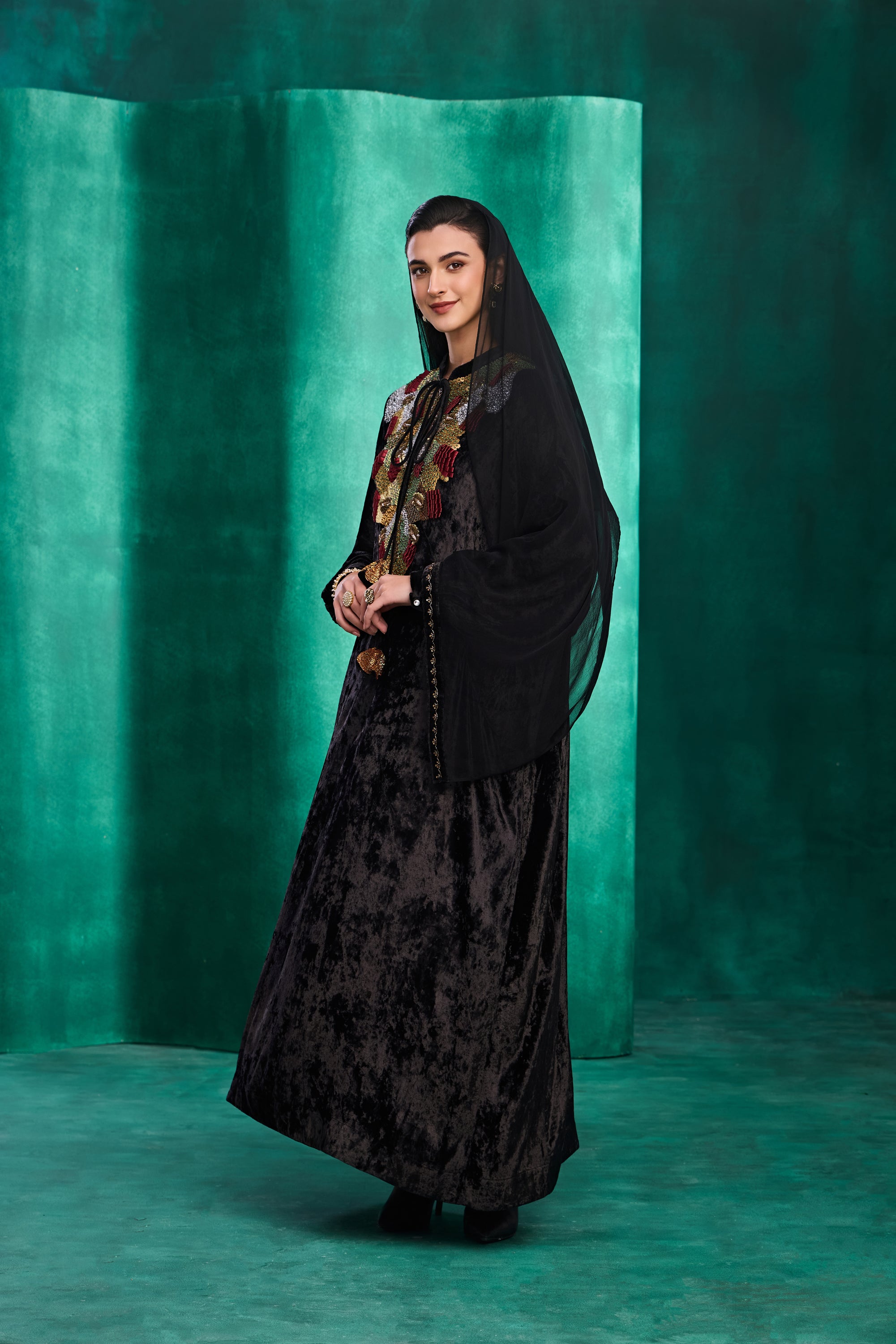 Hawa Embellished Jalabiya