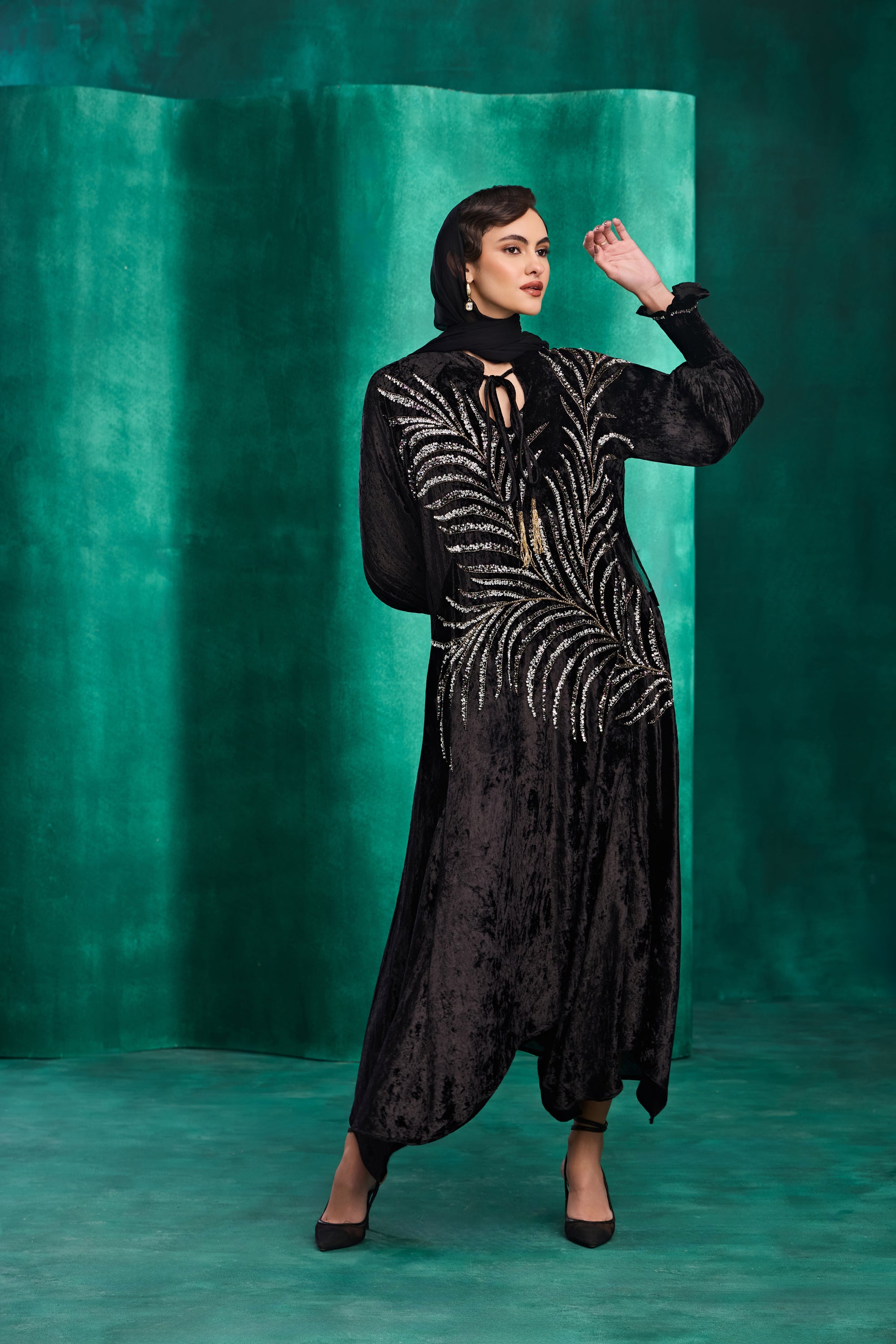 Lameesah Embellished Jalabiya