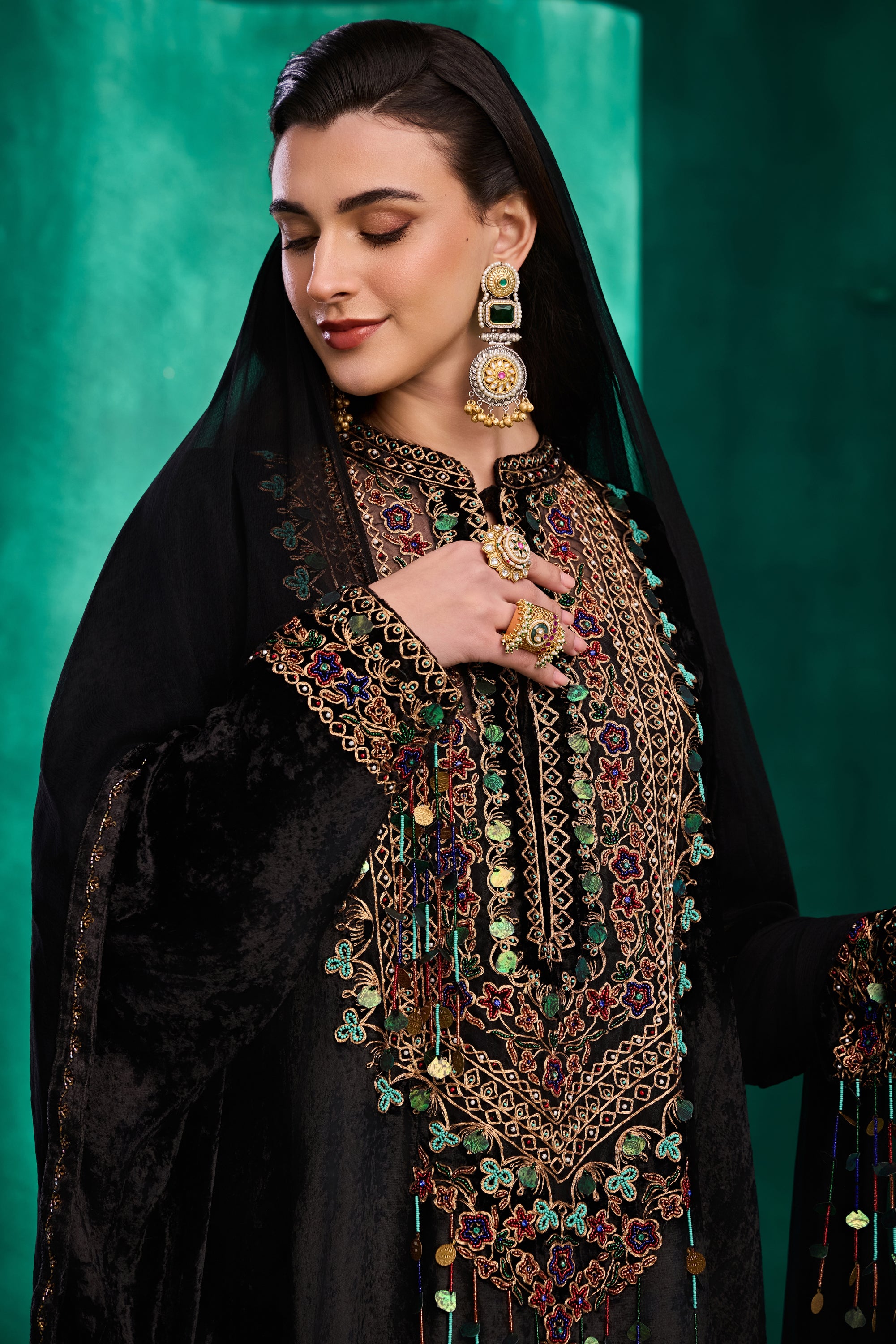 Jaziya Embroidered Jalabiya with Embellishment