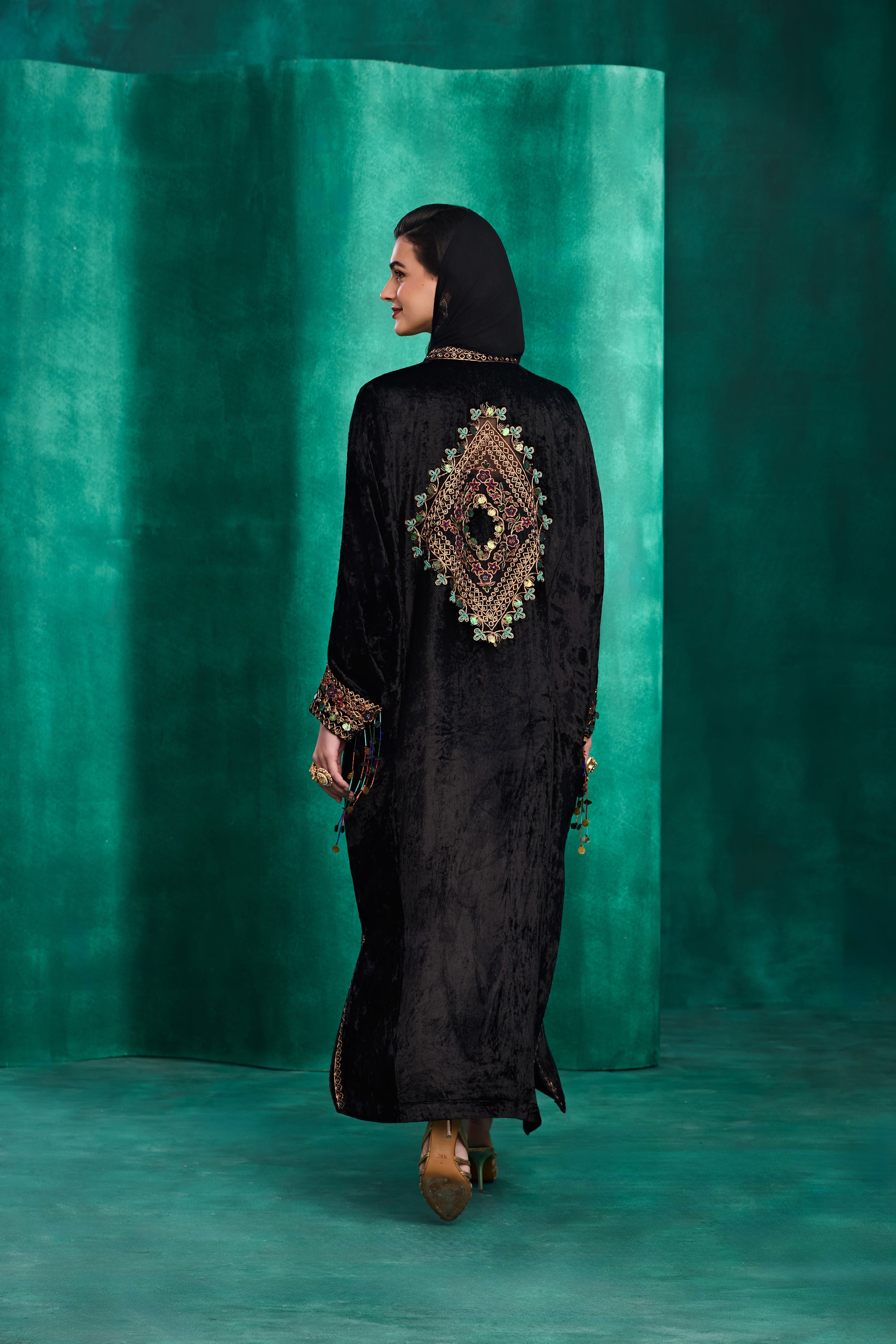 Jaziya Embroidered Jalabiya with Embellishment