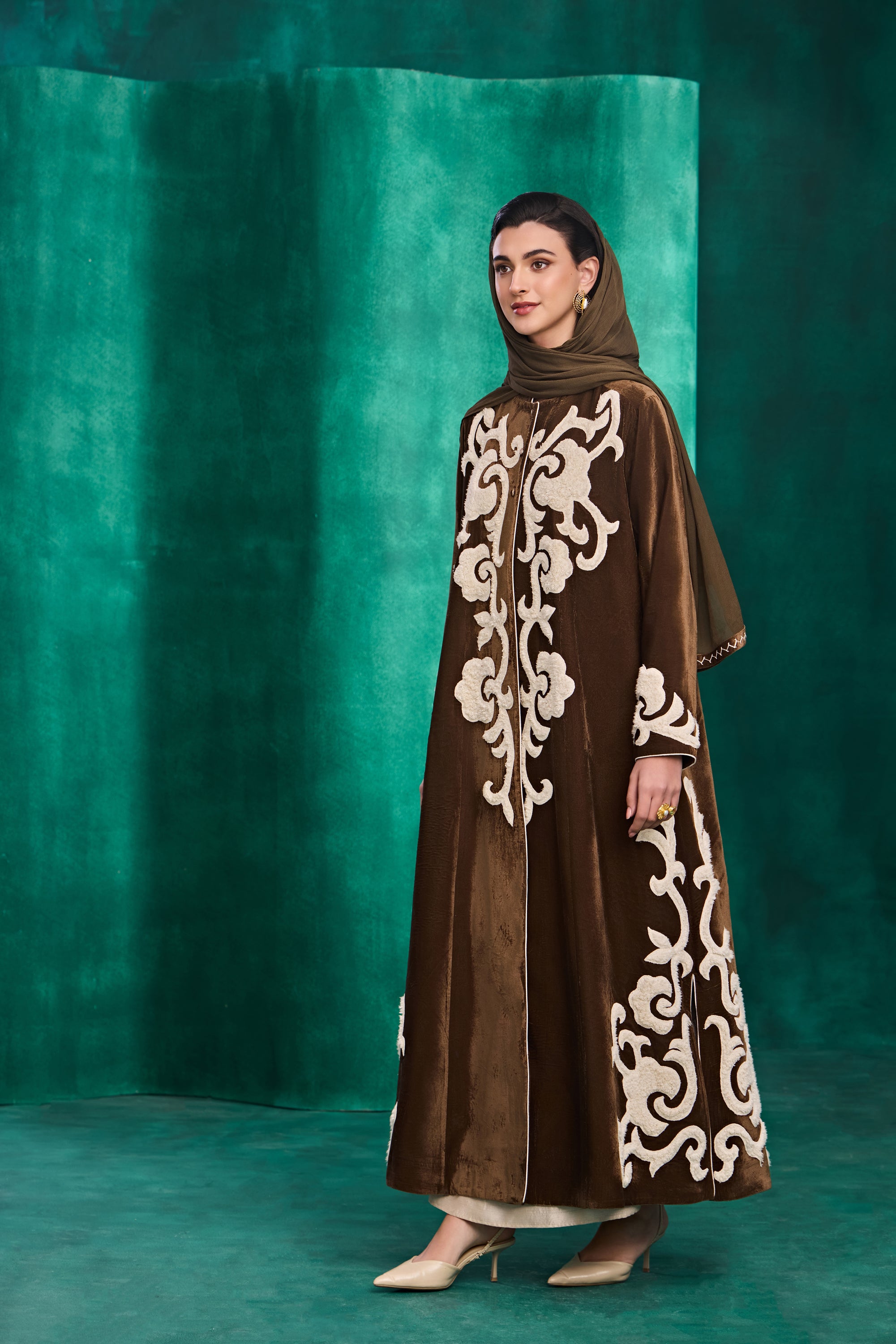Waseela Applique Embroidered Abaya