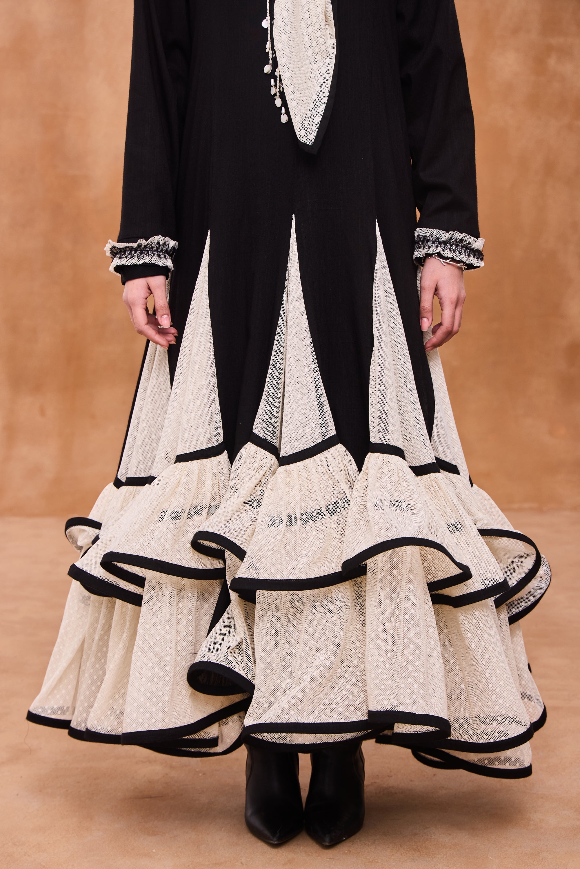 Zohra Embellished Jalabiya