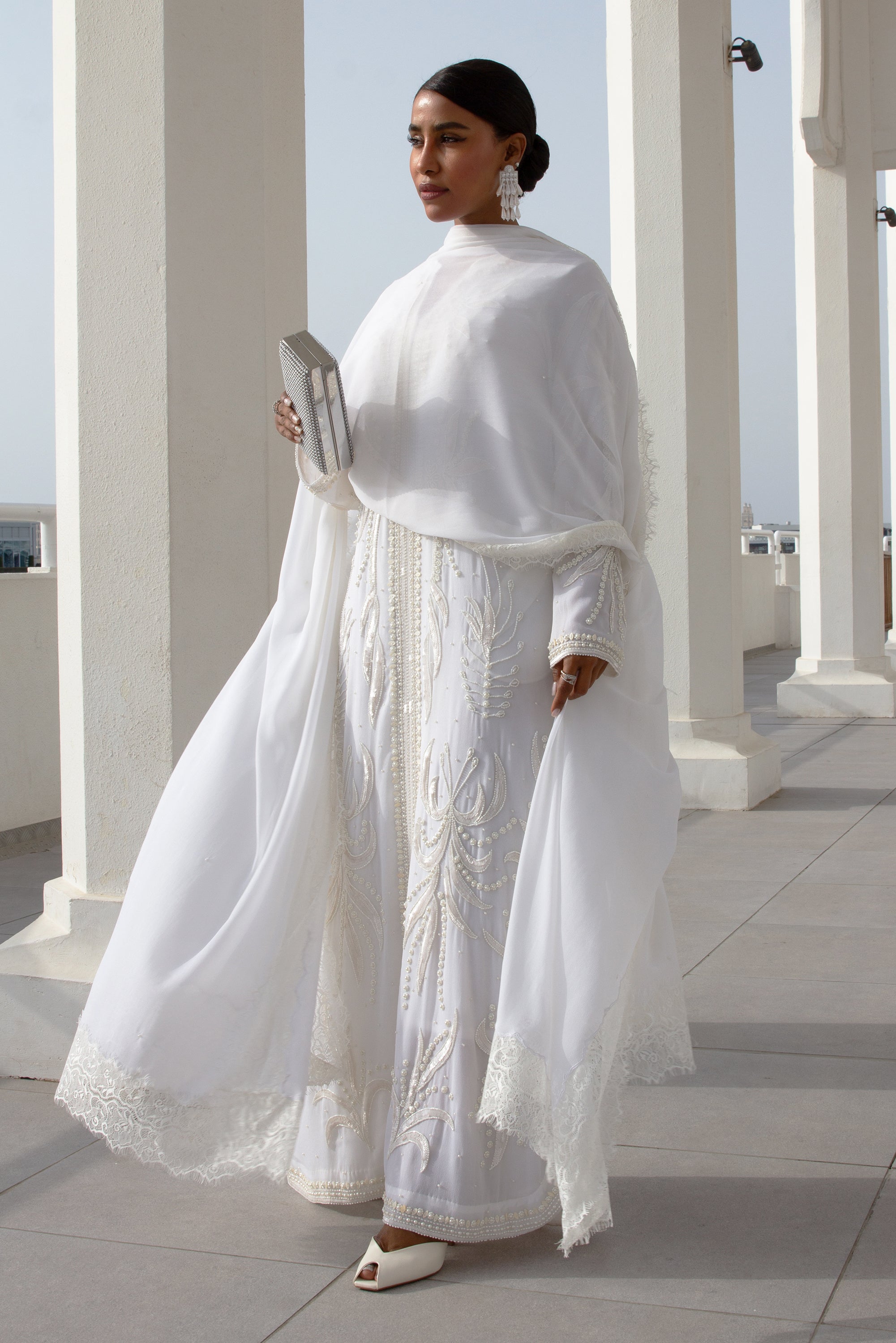 Zaylan Embellishment Jalabiya with Long Trail Dusala