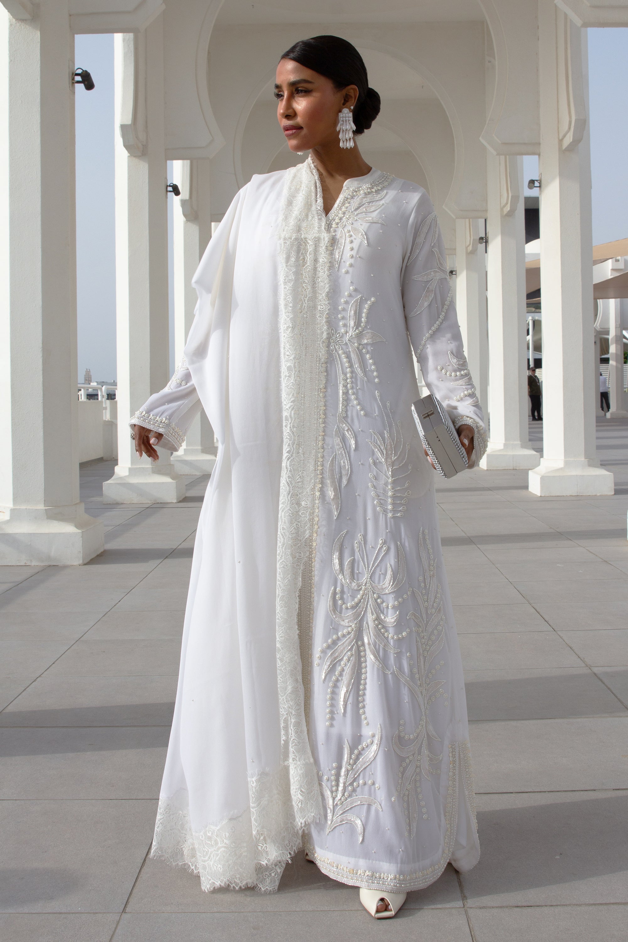 Zaylan Embellishment Jalabiya with Long Trail Dusala
