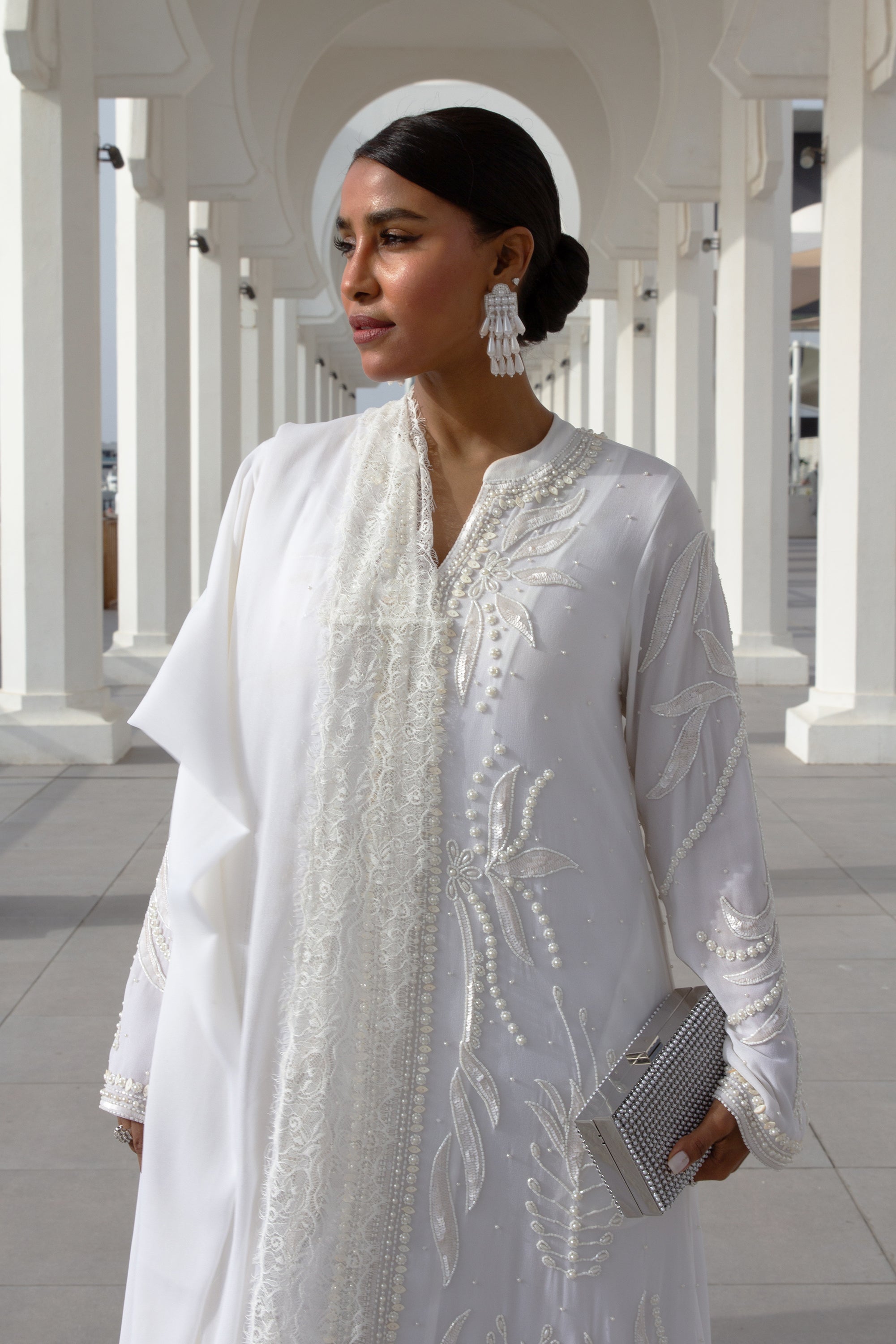 Zaylan Embellishment Jalabiya with Long Trail Dusala