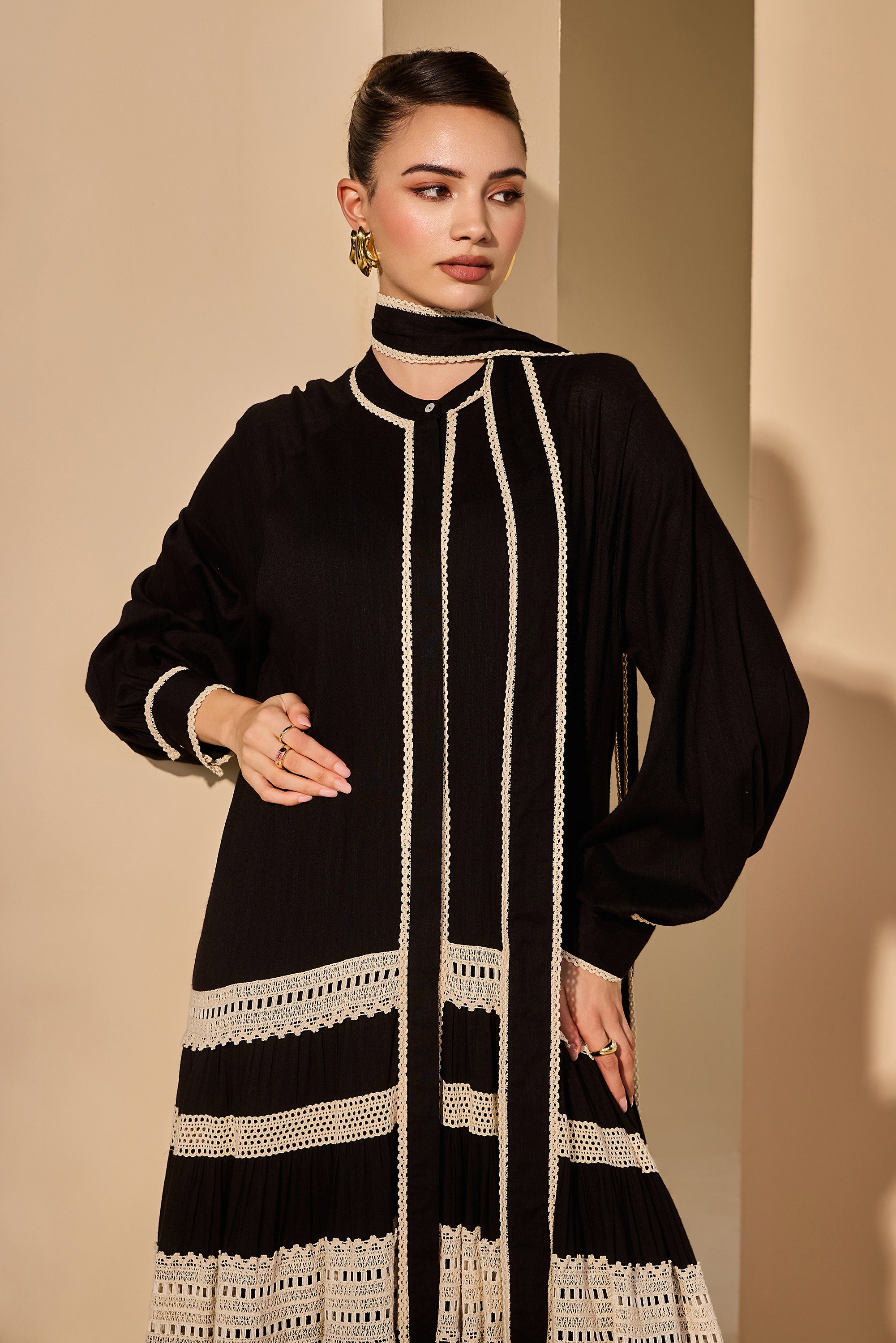Yumna Cotton Slub Tiered Jalabiya with Belt