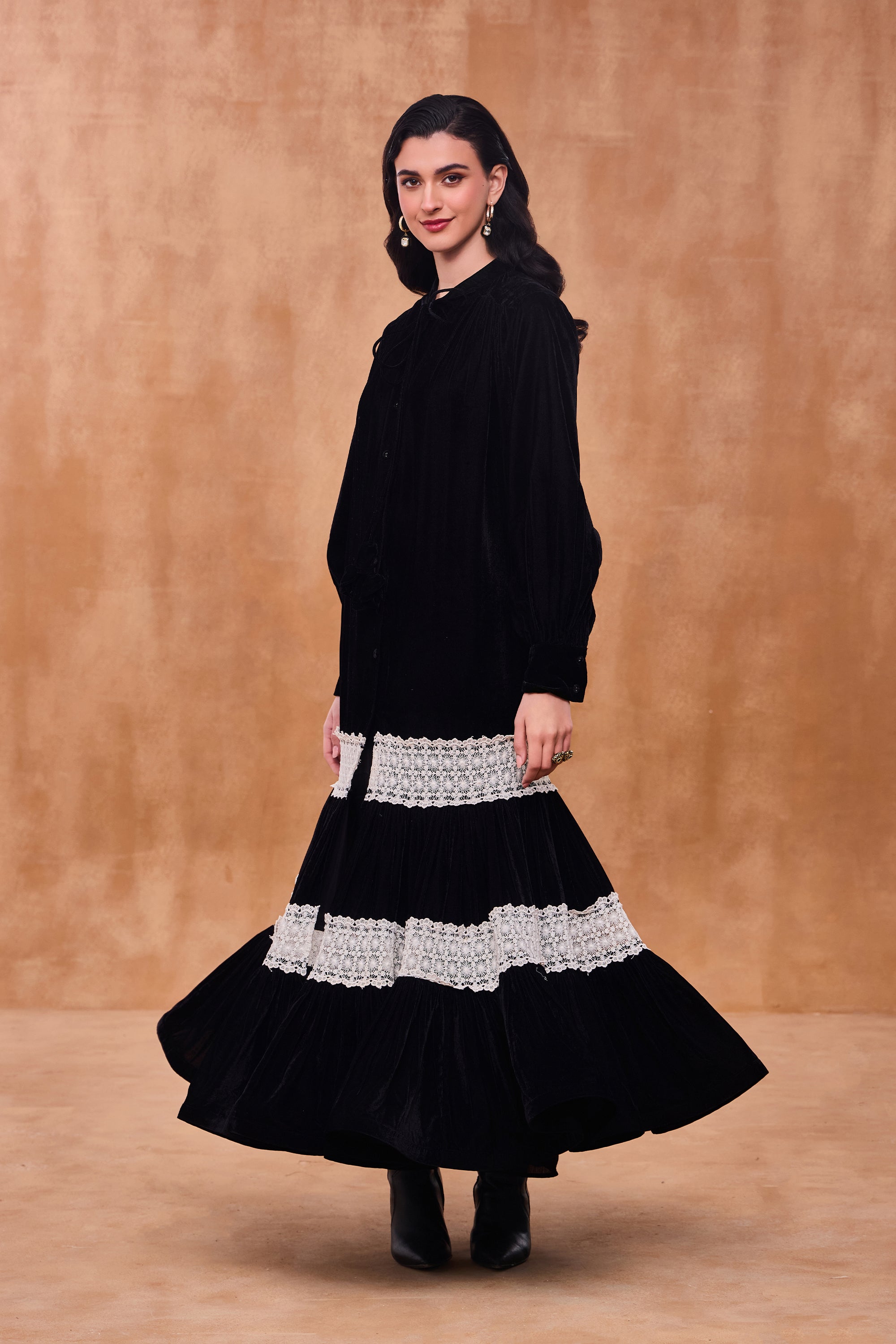 Noorjahan Crochet Lace Jalabiya