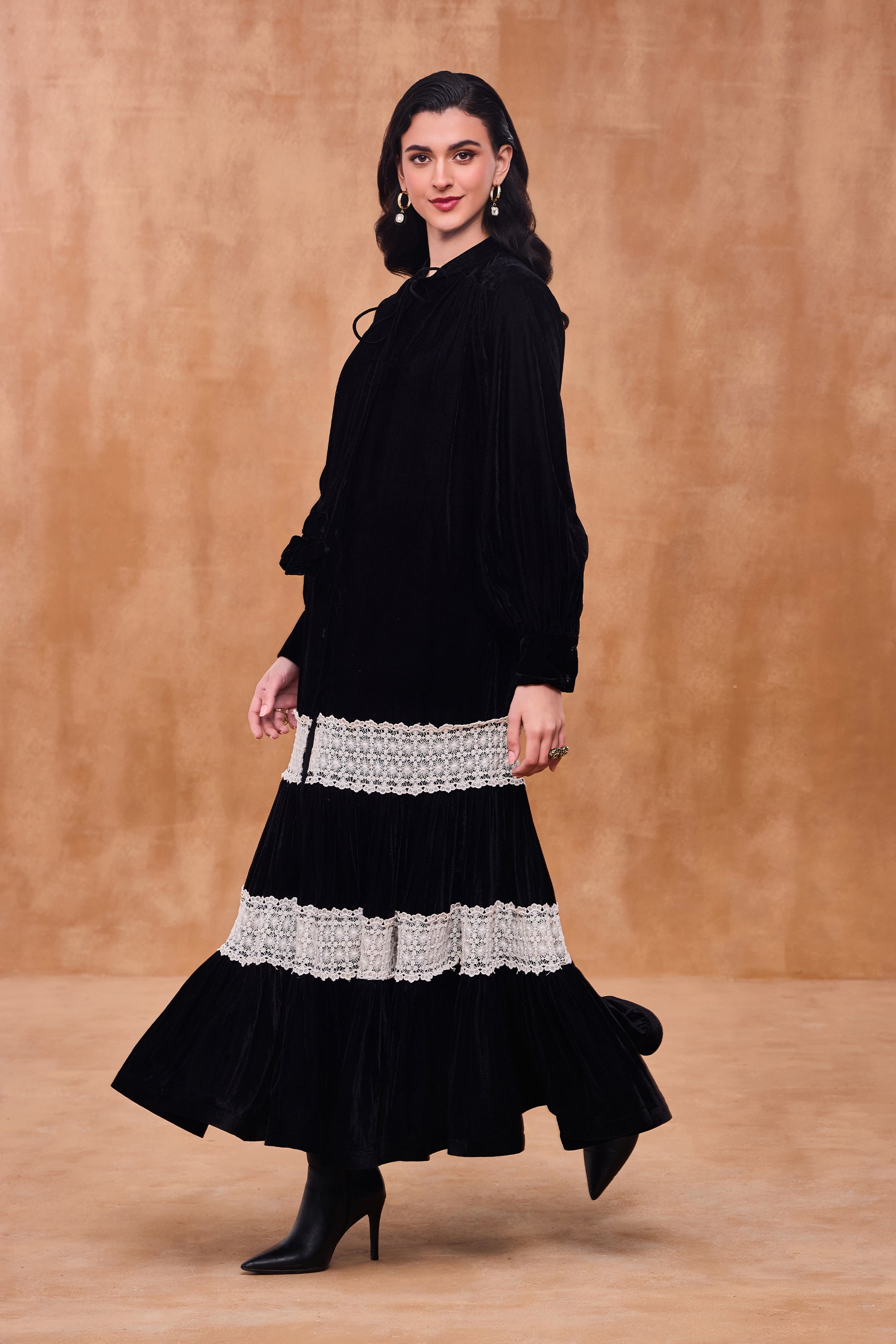 Noorjahan Crochet Lace Jalabiya