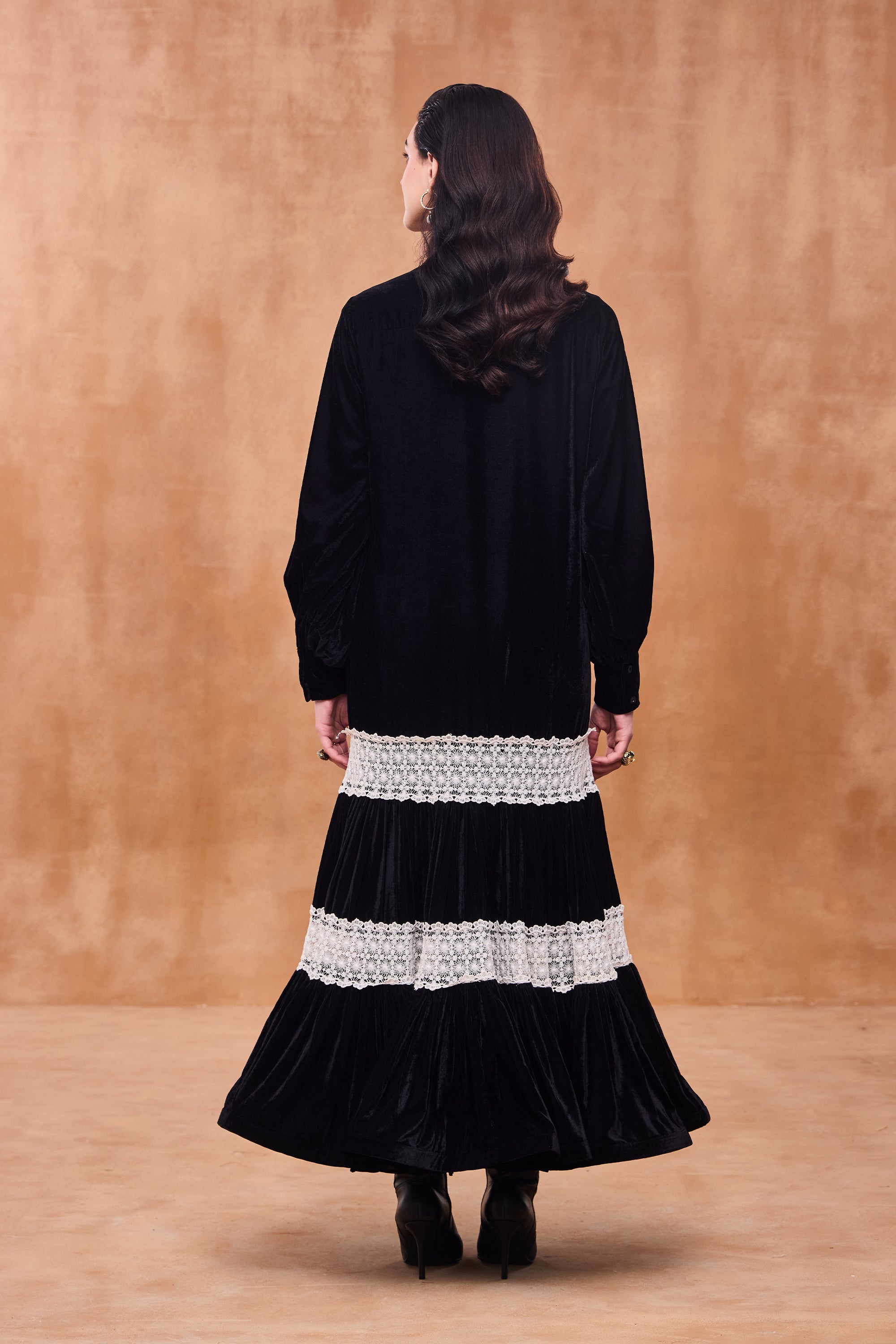 Noorjahan Crochet Lace Jalabiya